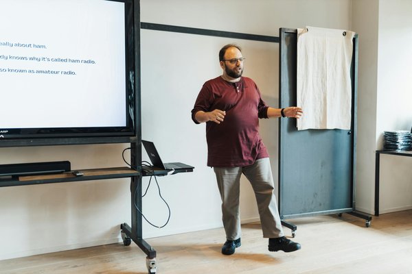 What Are the Latest Marketing Trends Transforming UK Businesses?